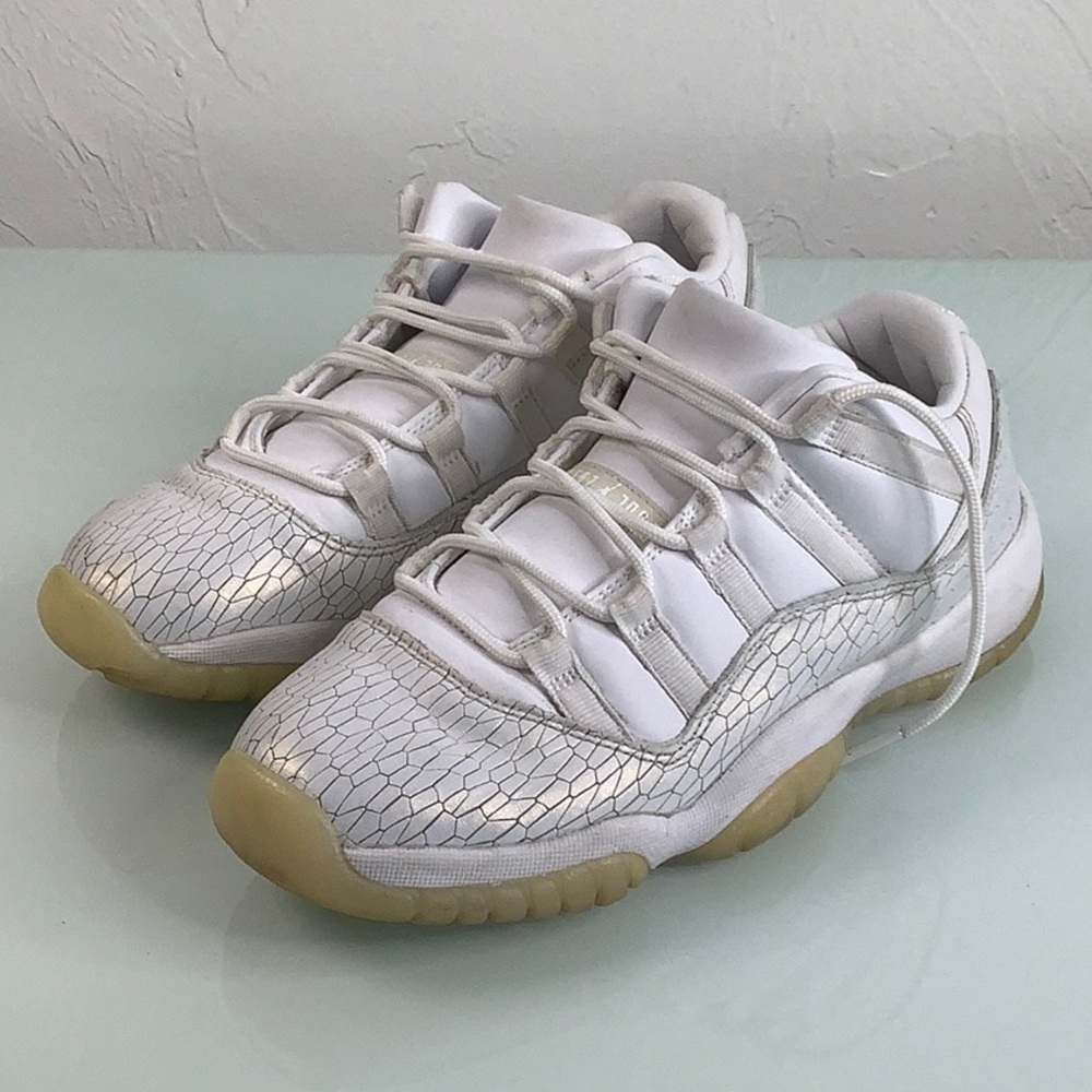 Jordan Air Jordan Retro XI Low Gs Heiress Pure Platinum sneakers size 7Y big boy
